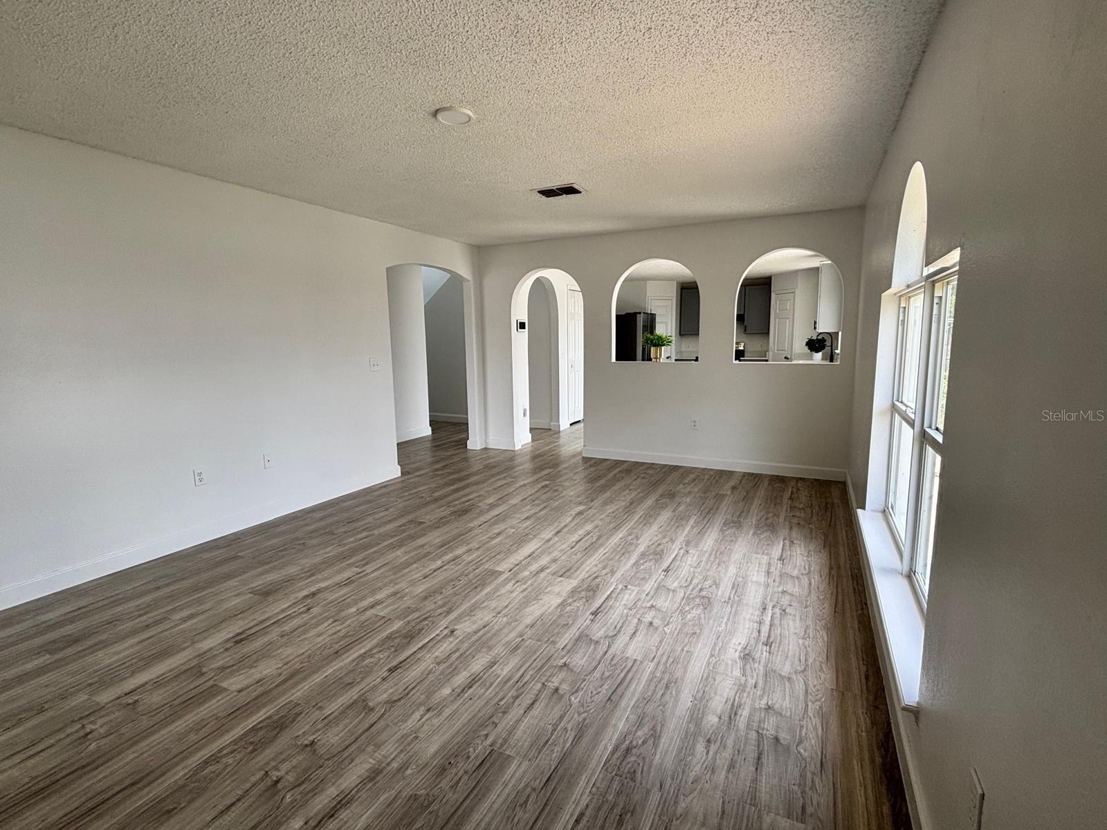 404 Manitoba Drive, FL