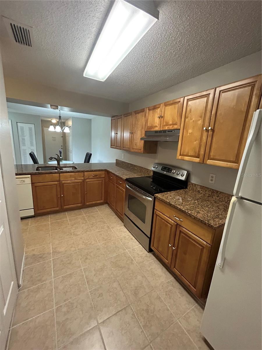 636 Kenwick Circle, FL