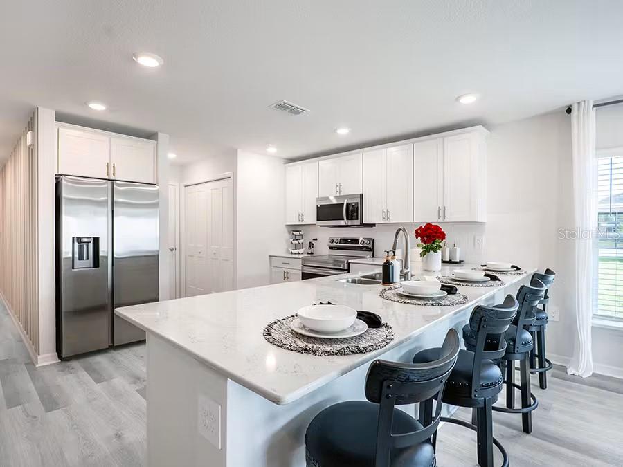 382 Chesapeake Drive, FL