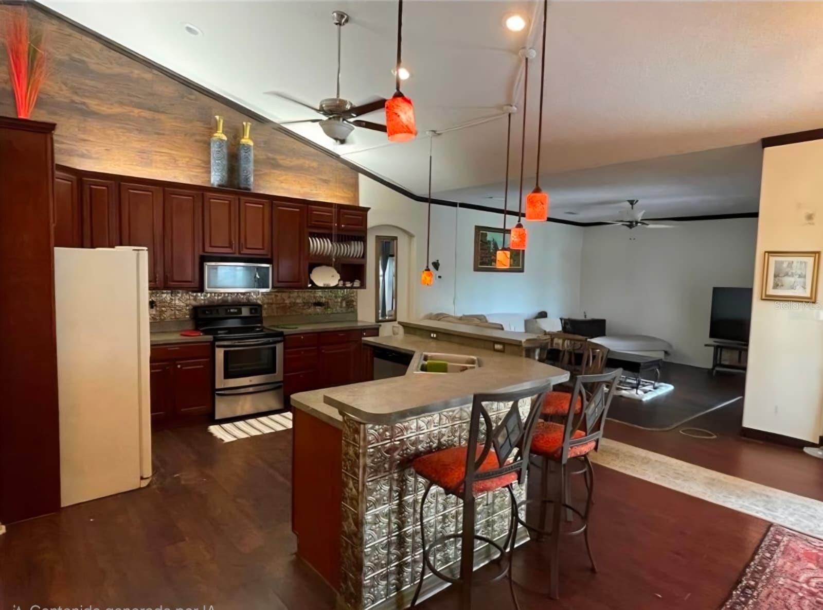 2915 Southern Pines Loop, FL