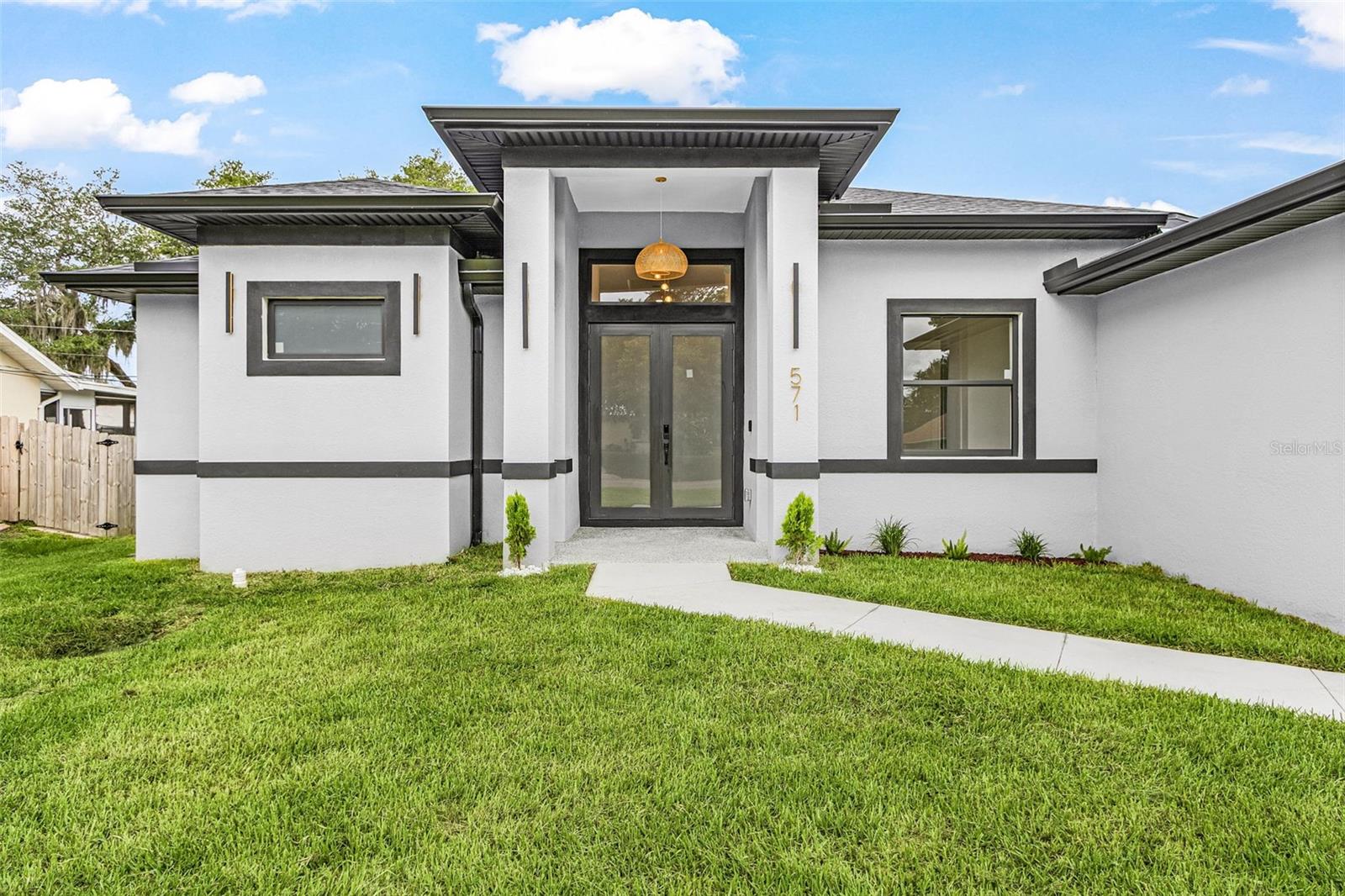 571 Presque Isle Drive, FL