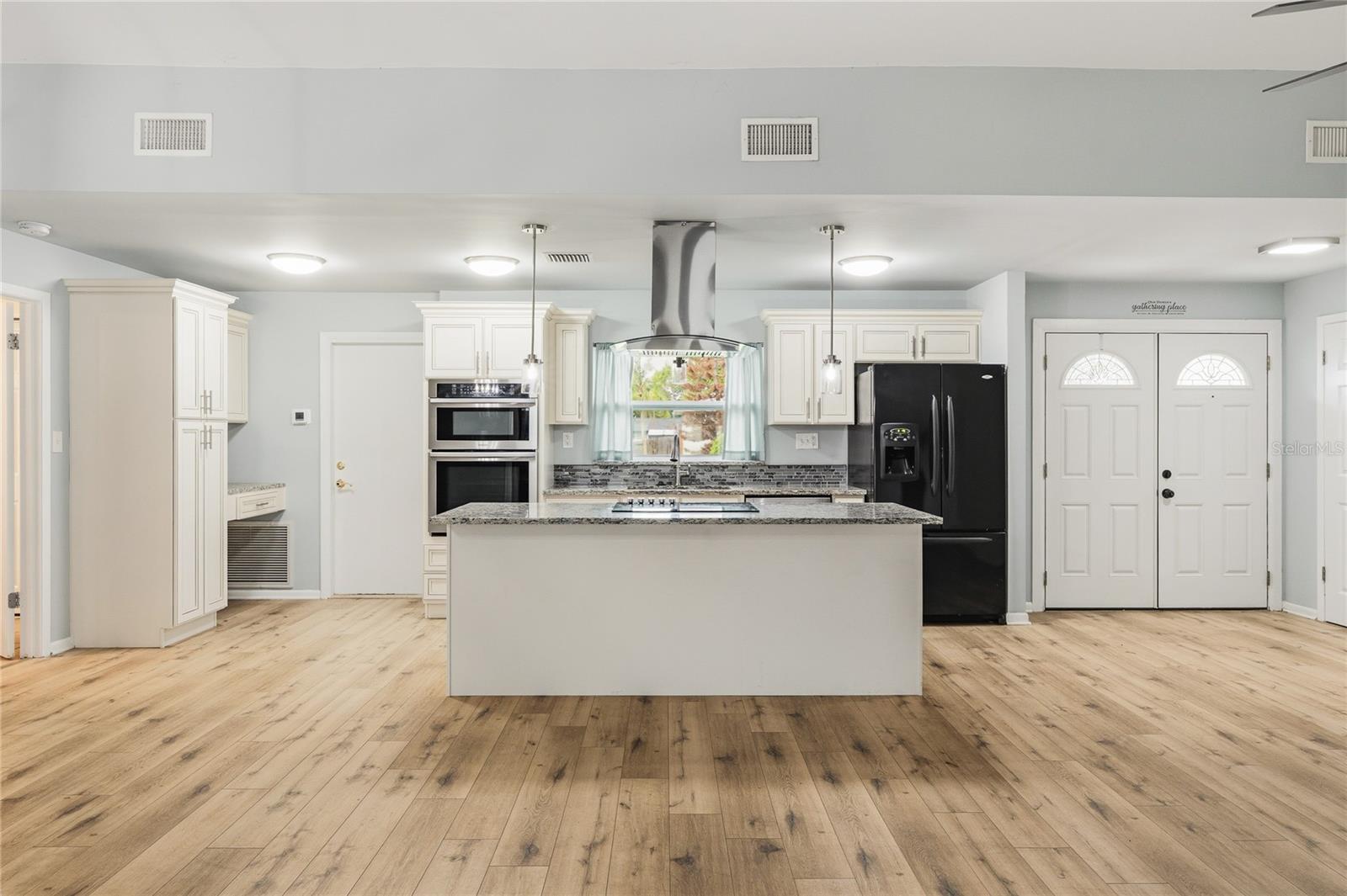 421 Bridle Path, FL