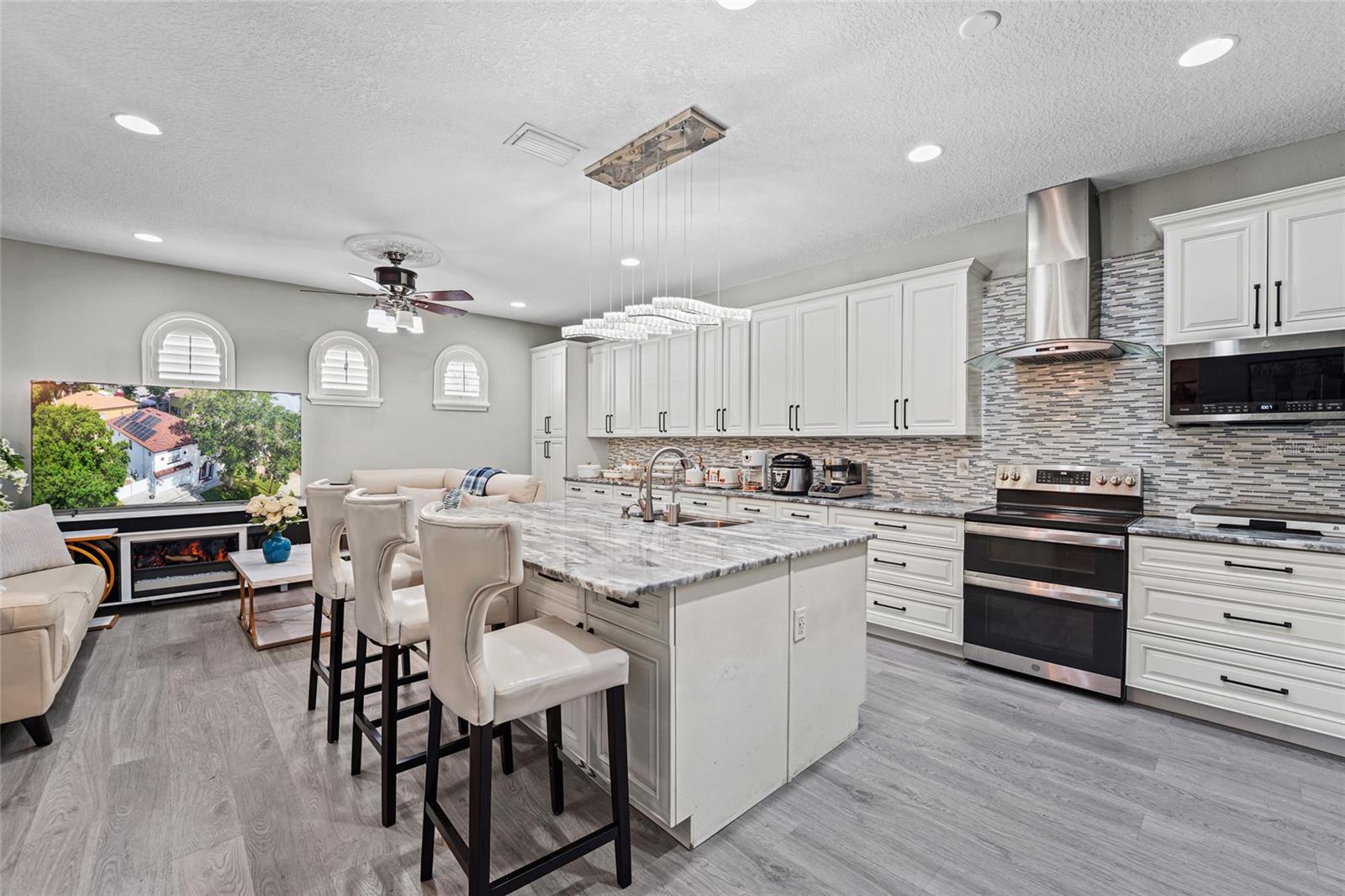 4202 Howard Avenue, FL