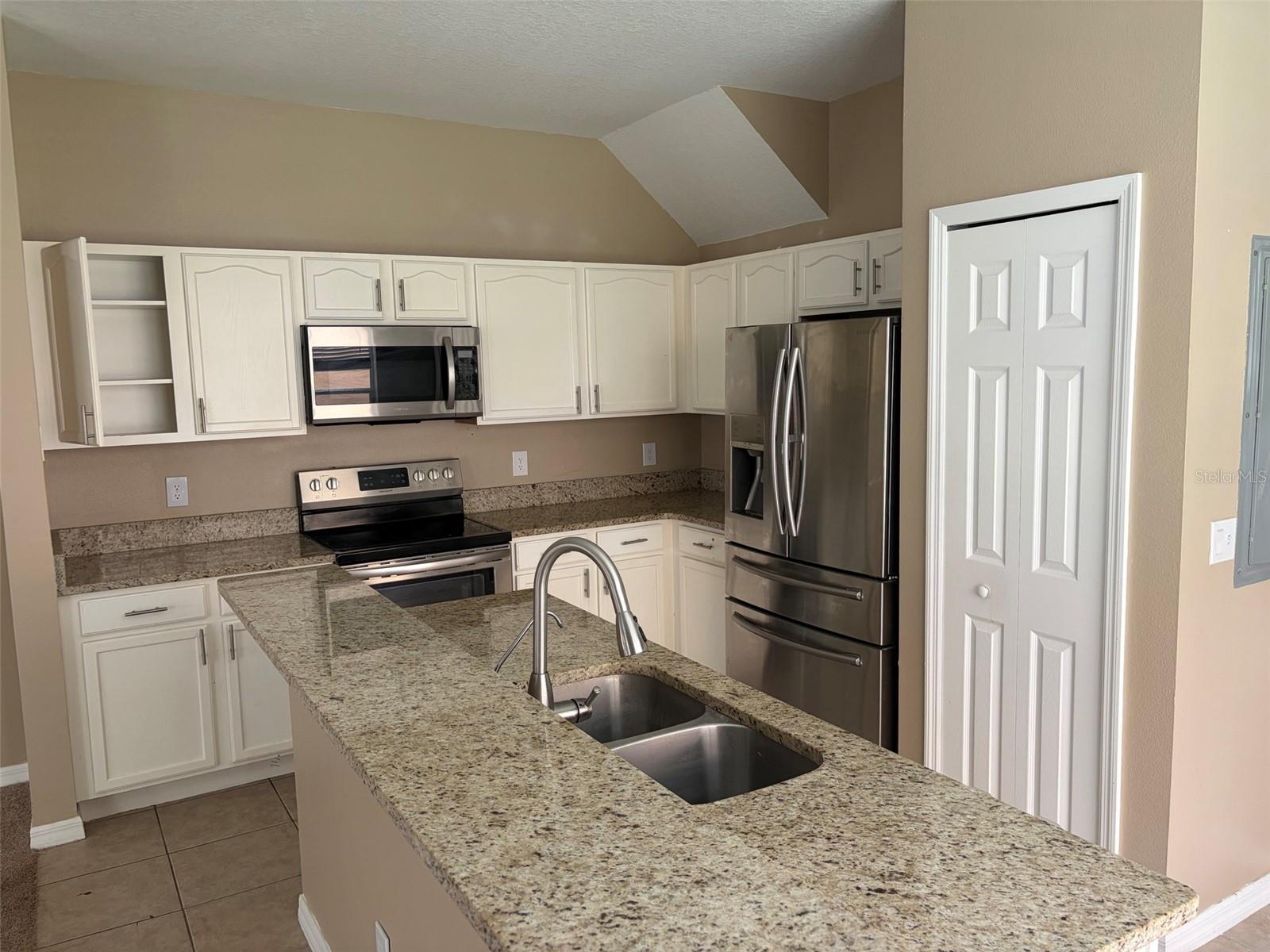 1407 Retreat Circle, FL