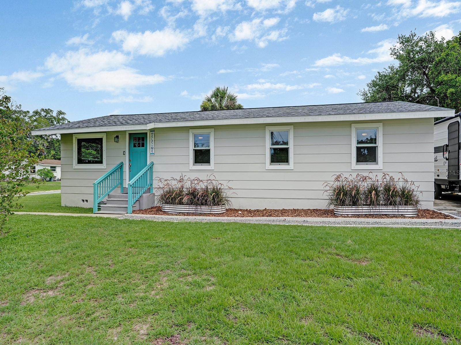 5633 Essex Way, FL