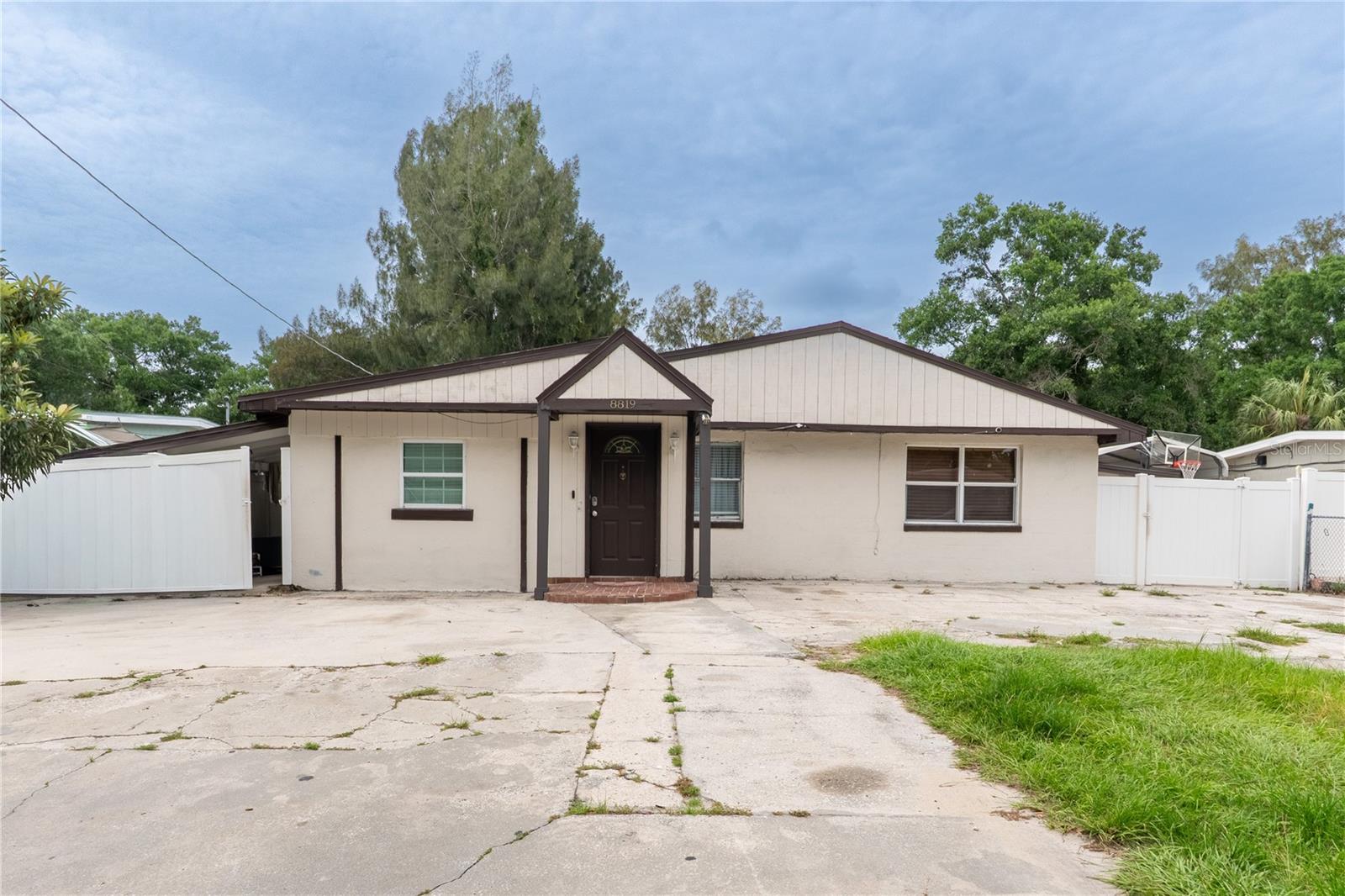 8819 Broad Street, FL