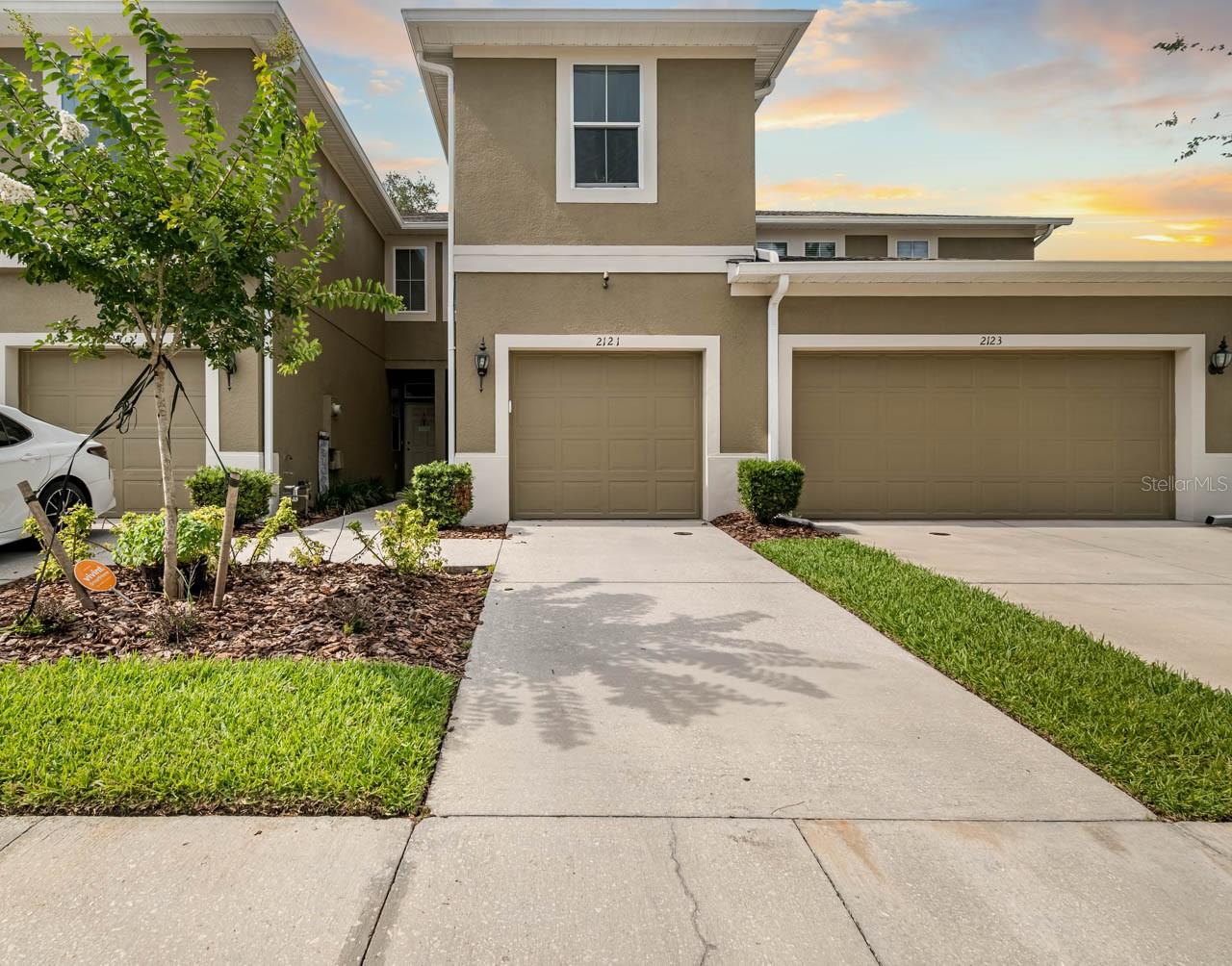 2121 Broadway View Avenue, FL