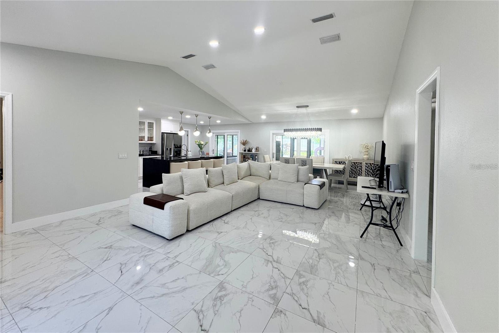513 Wildmere Avenue, FL