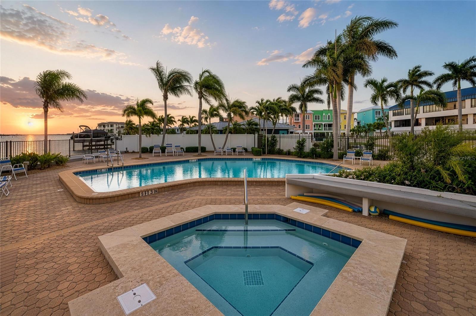 1007 Gulf Drive, FL