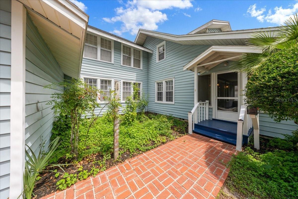 319 Carnation Court, FL