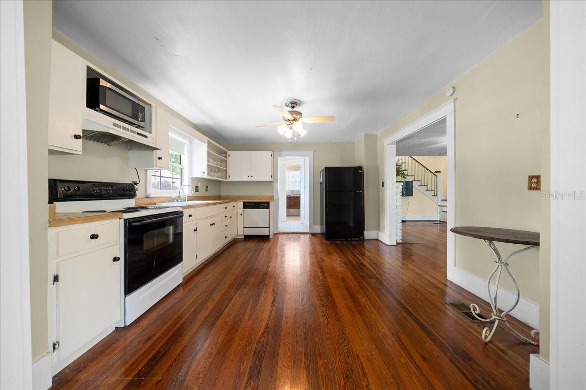 319 Carnation Court, FL