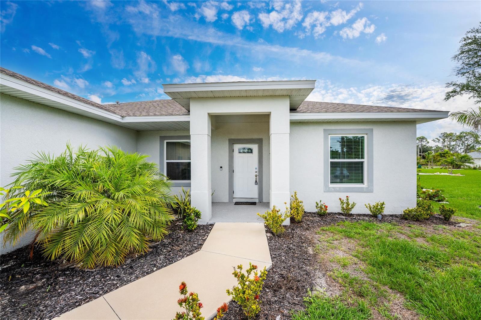 105 Cottage Place, FL