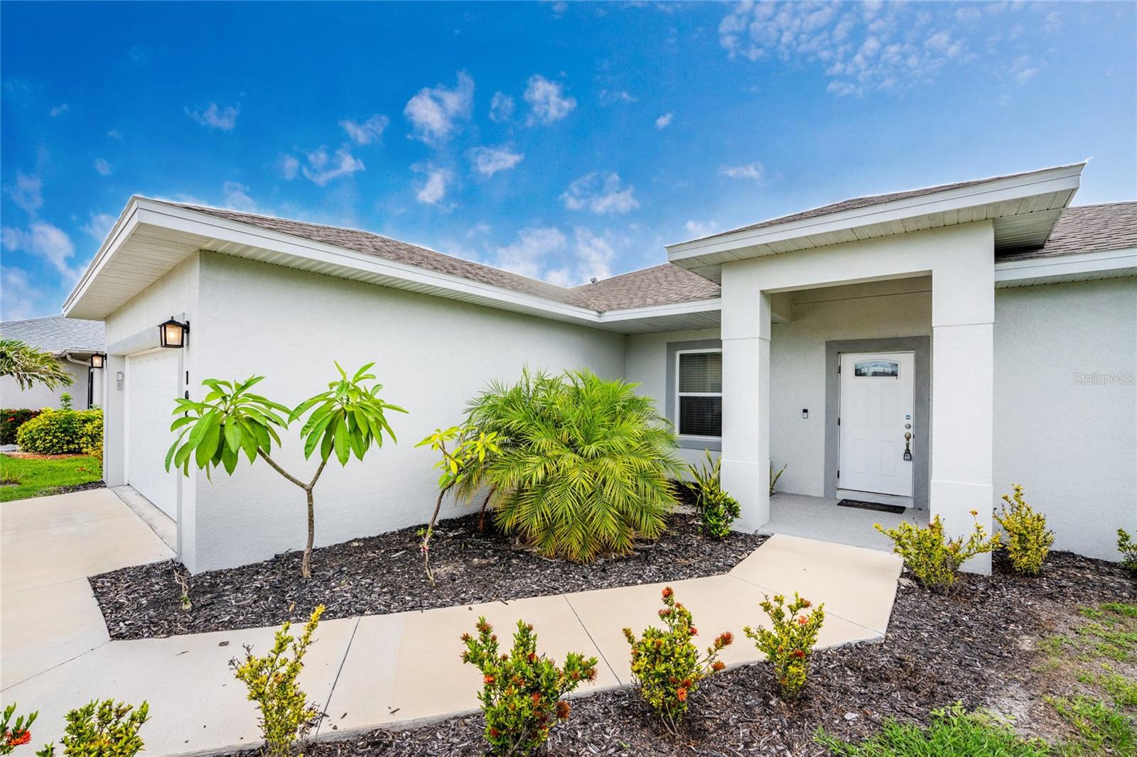 105 Cottage Place, FL