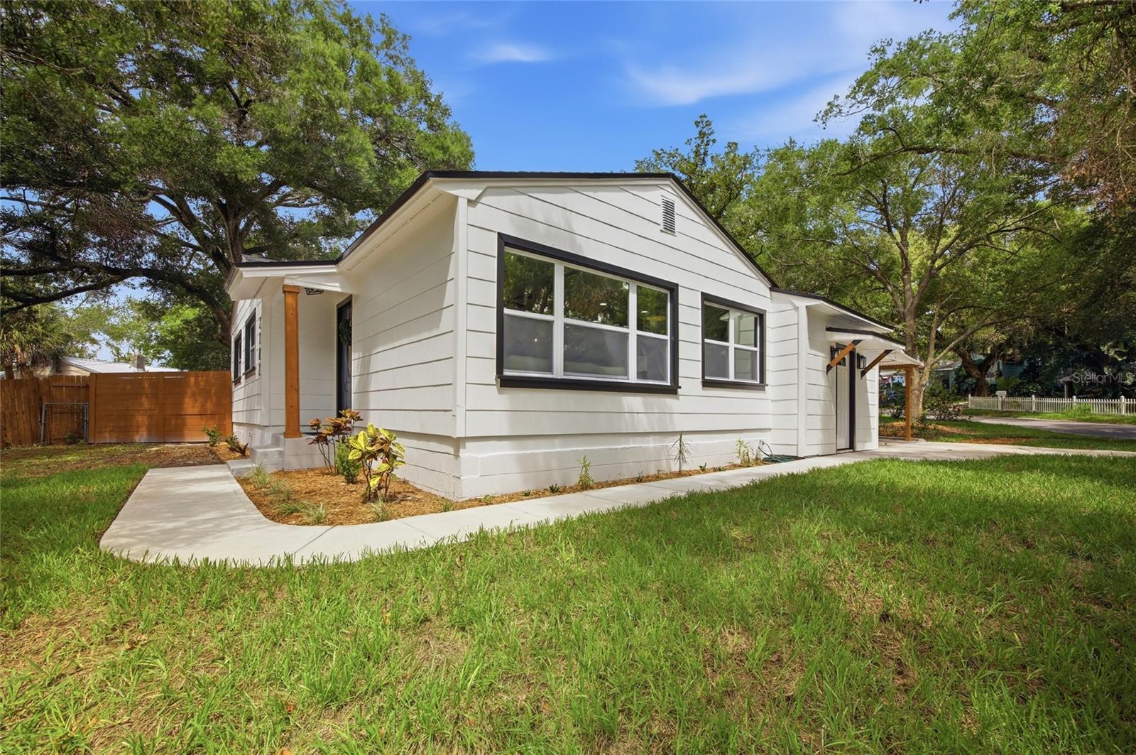 2102 Howell Street, FL