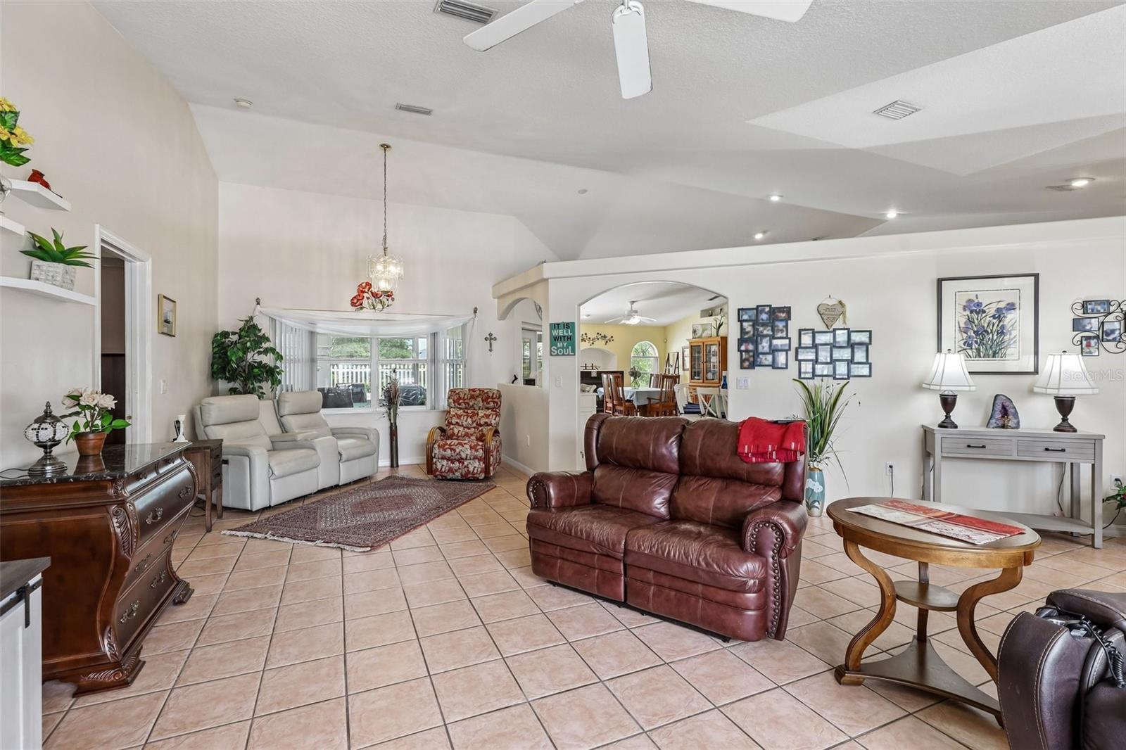 60 Woodbury Drive, FL