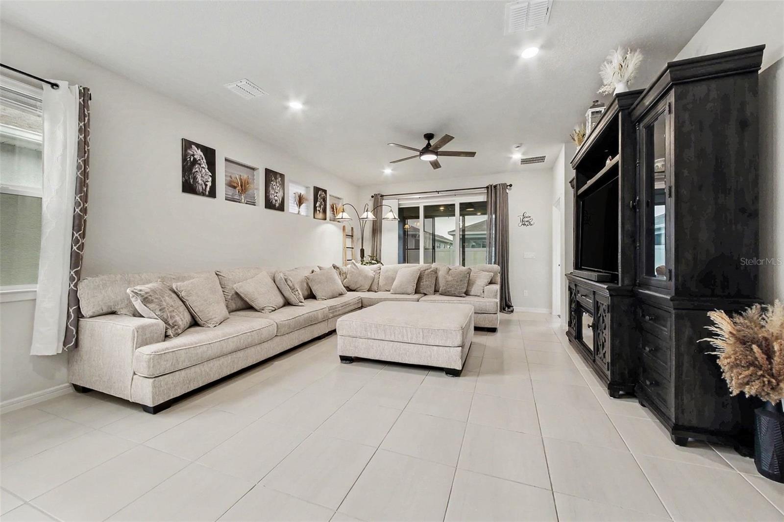 2739 Summer Retreat Lane, FL