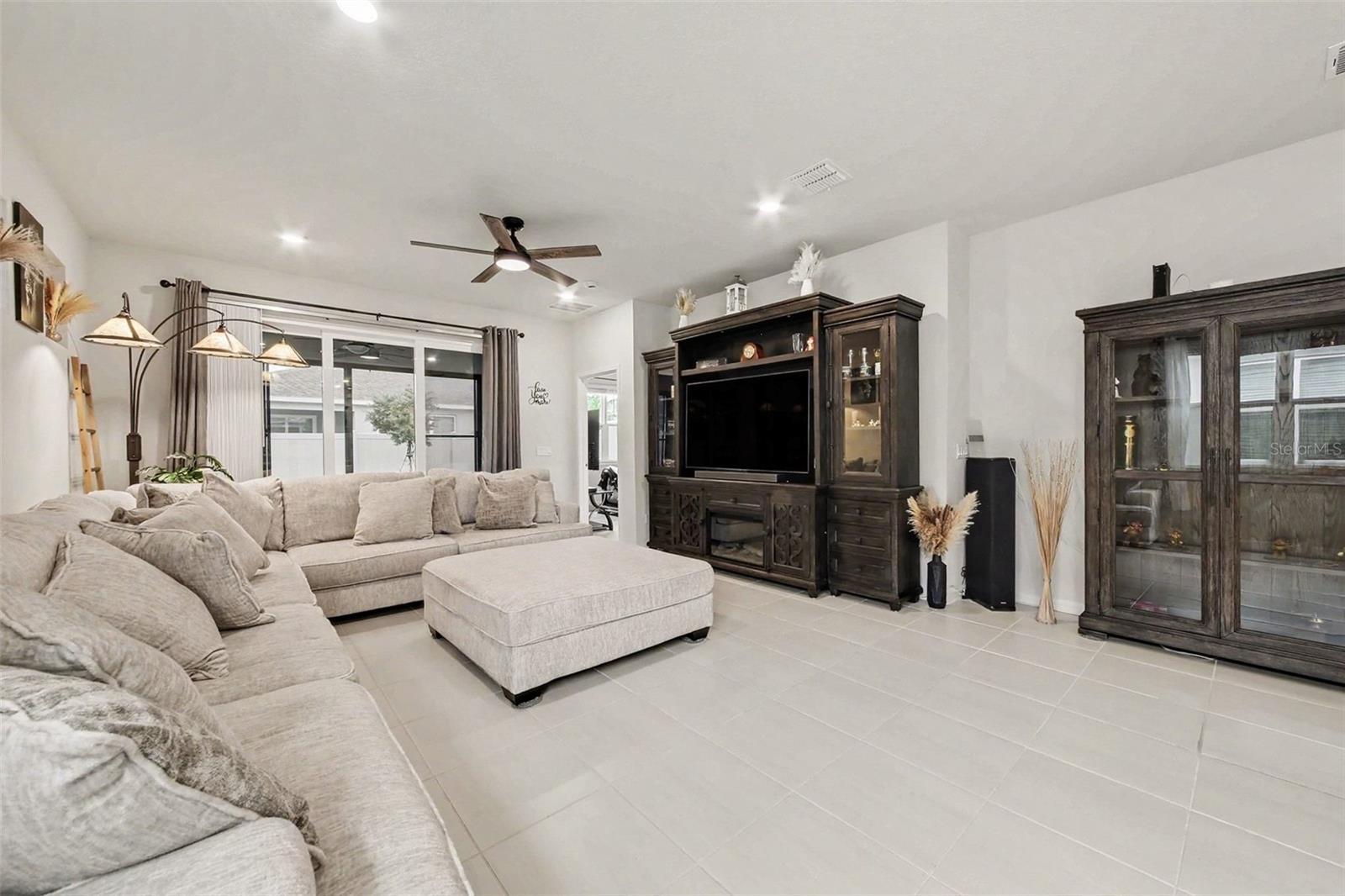 2739 Summer Retreat Lane, FL