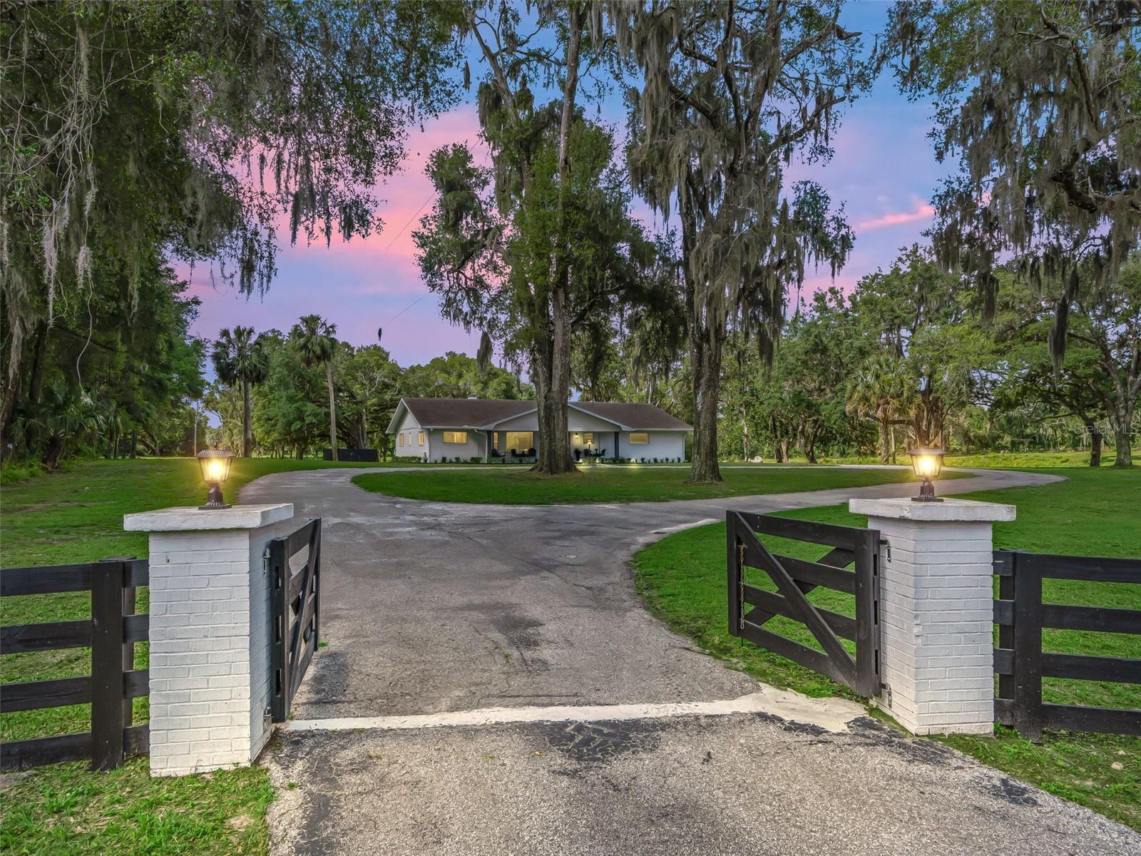 10660 Bushnell Road, FL