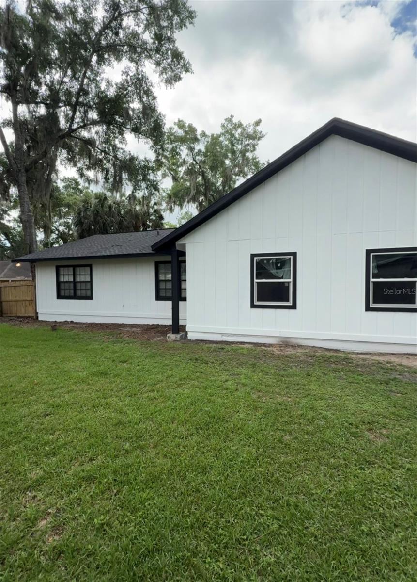 645 21st Place, FL