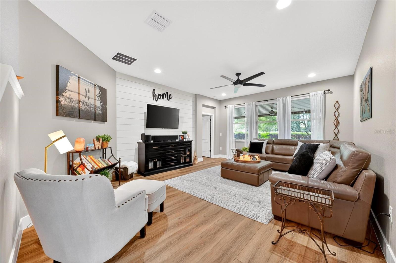 4025 Lake Bosse View Drive, FL