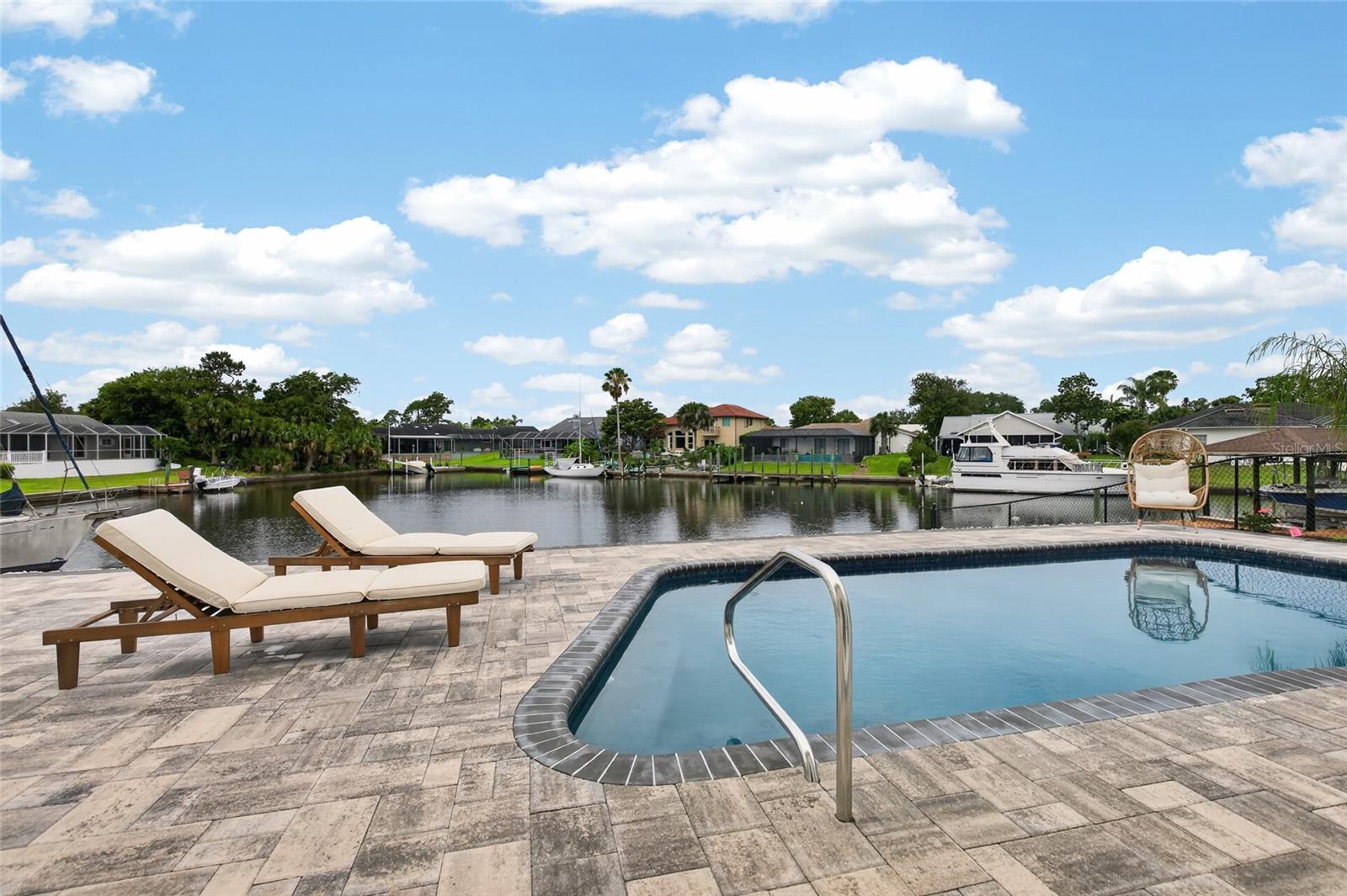 7 Chinook Court, FL