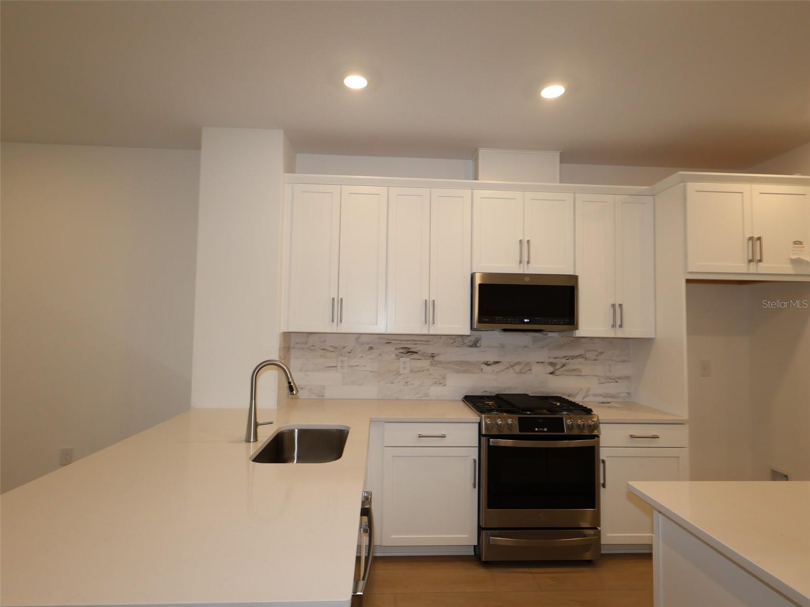 4462 Sunset Garden Street, FL