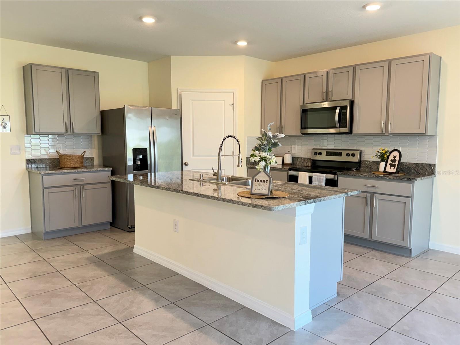 39 Hickory Course Way, FL