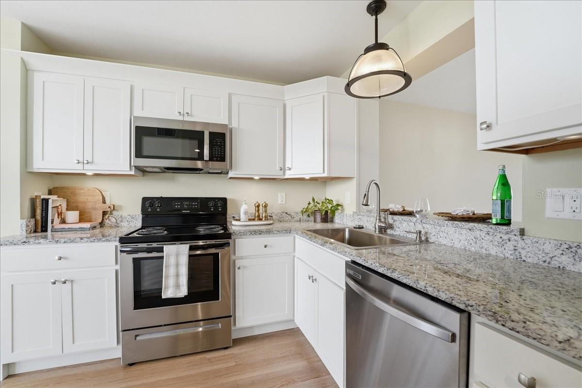 4550 Pinebrook Cir, FL