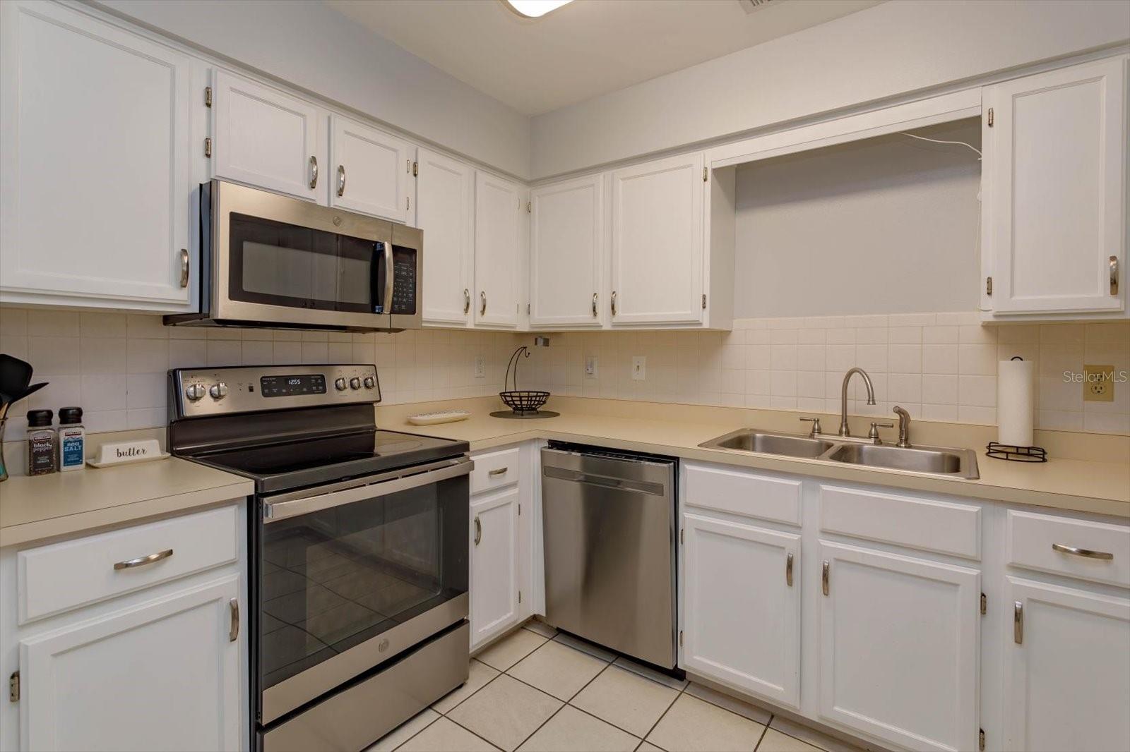 379 Division Street, FL