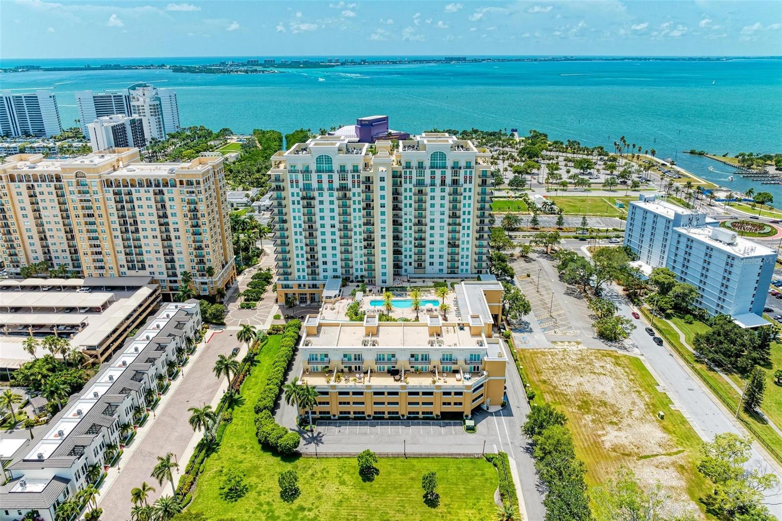 800 Tamiami Trail, FL