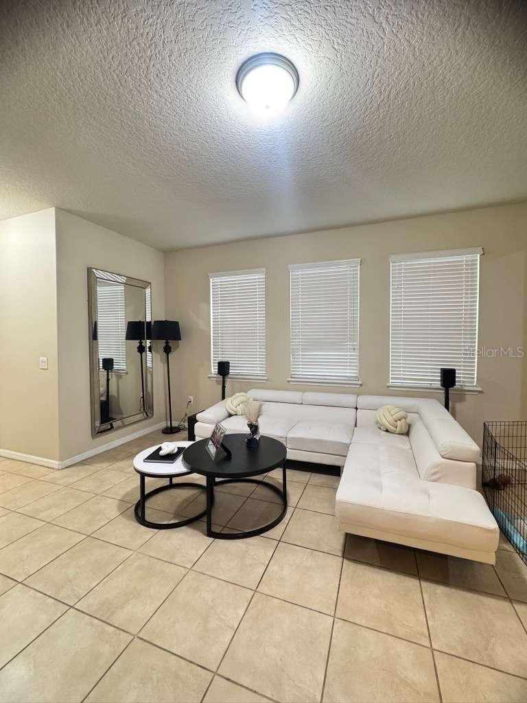 2515 Nouveau Way, FL