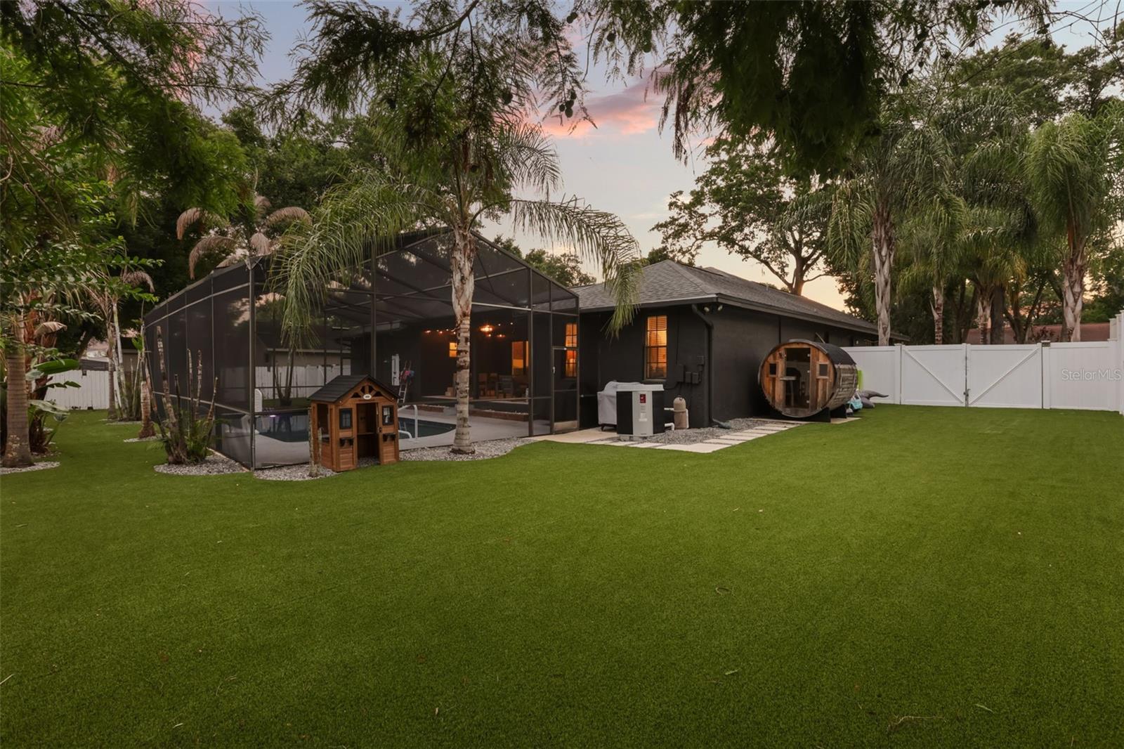 908 Versailles Circle, FL