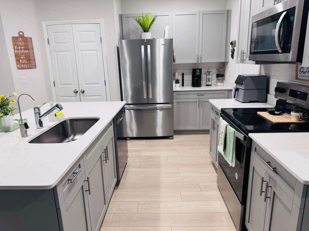 3840 King Hill Drive, FL