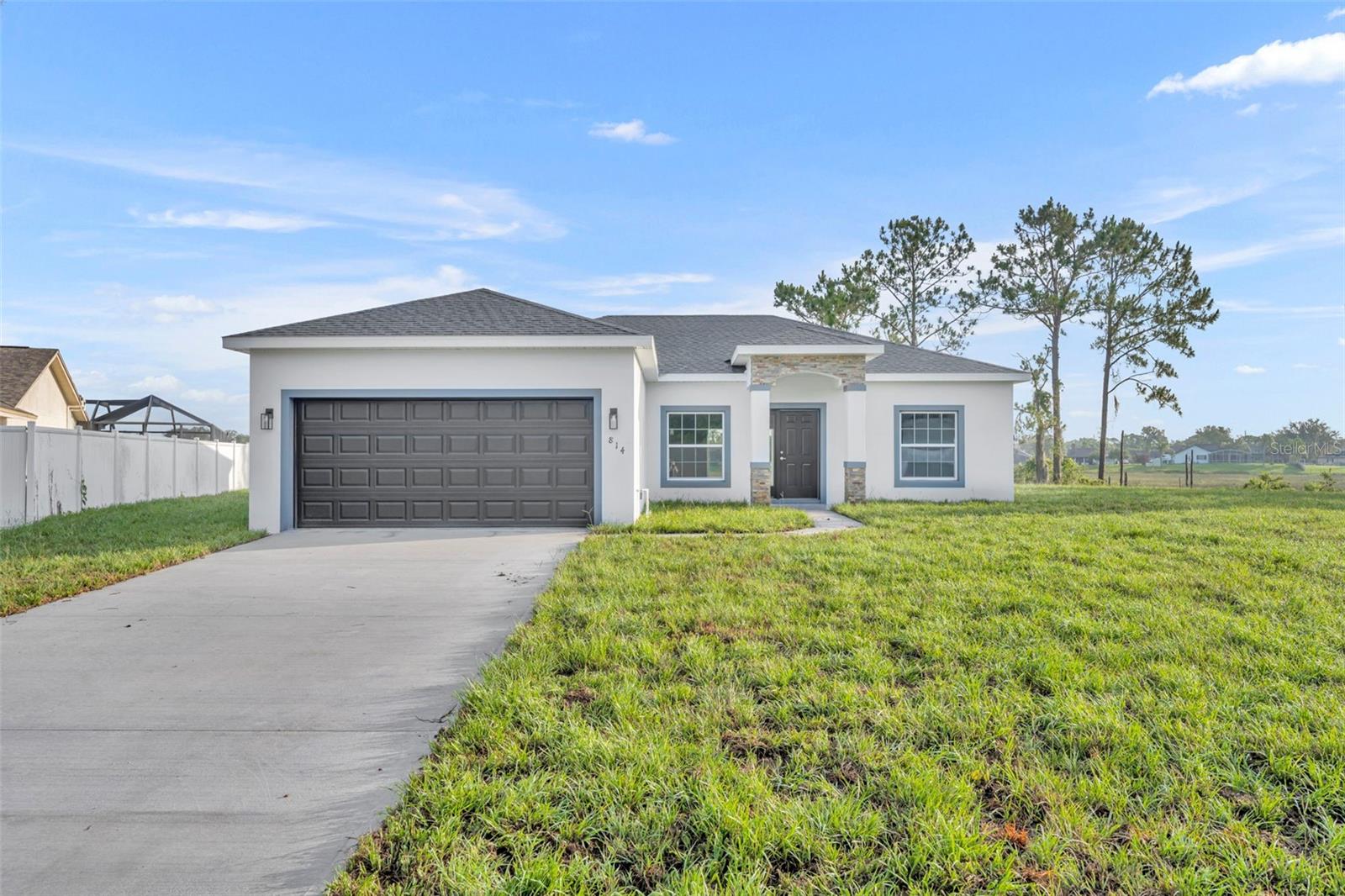 814 Price Court, FL