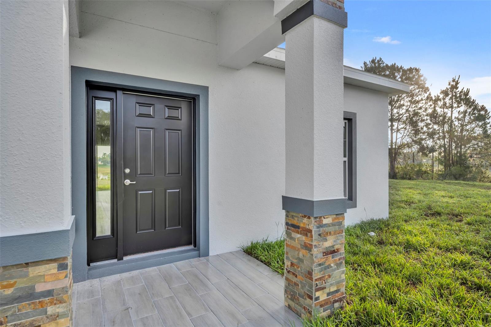 814 Price Court, FL