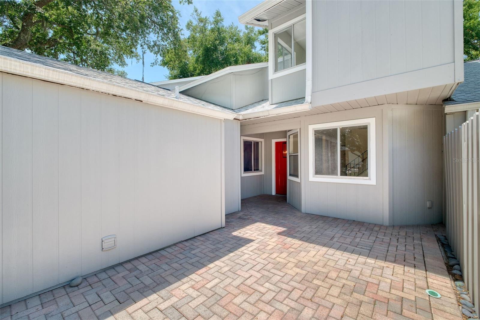 639 Laurel Oak Lane, FL