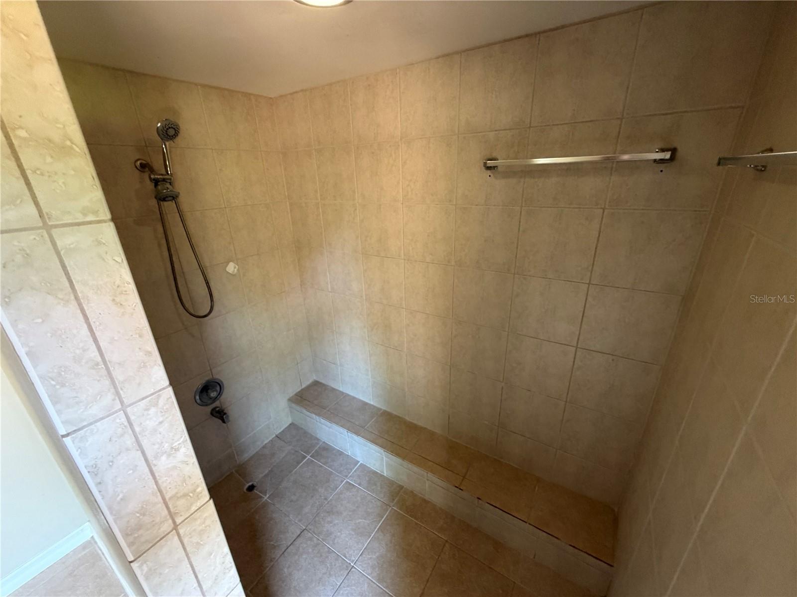 204 Ridgewood Court, FL
