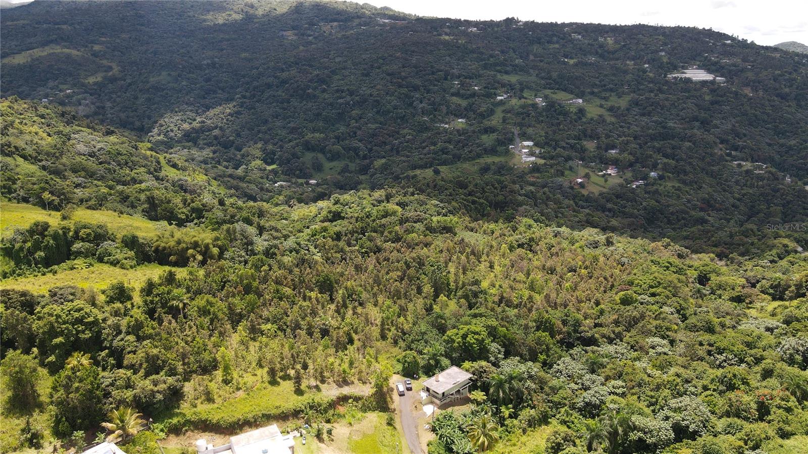 185 Km. 5.8 Bo Campo Rico Sector Peniel, PR