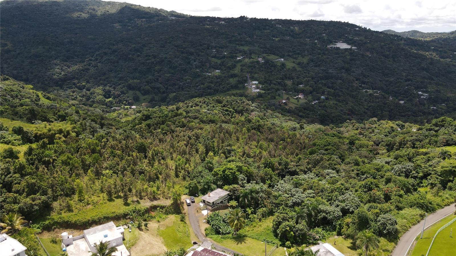 185 Km. 5.8 Bo Campo Rico Sector Peniel, PR