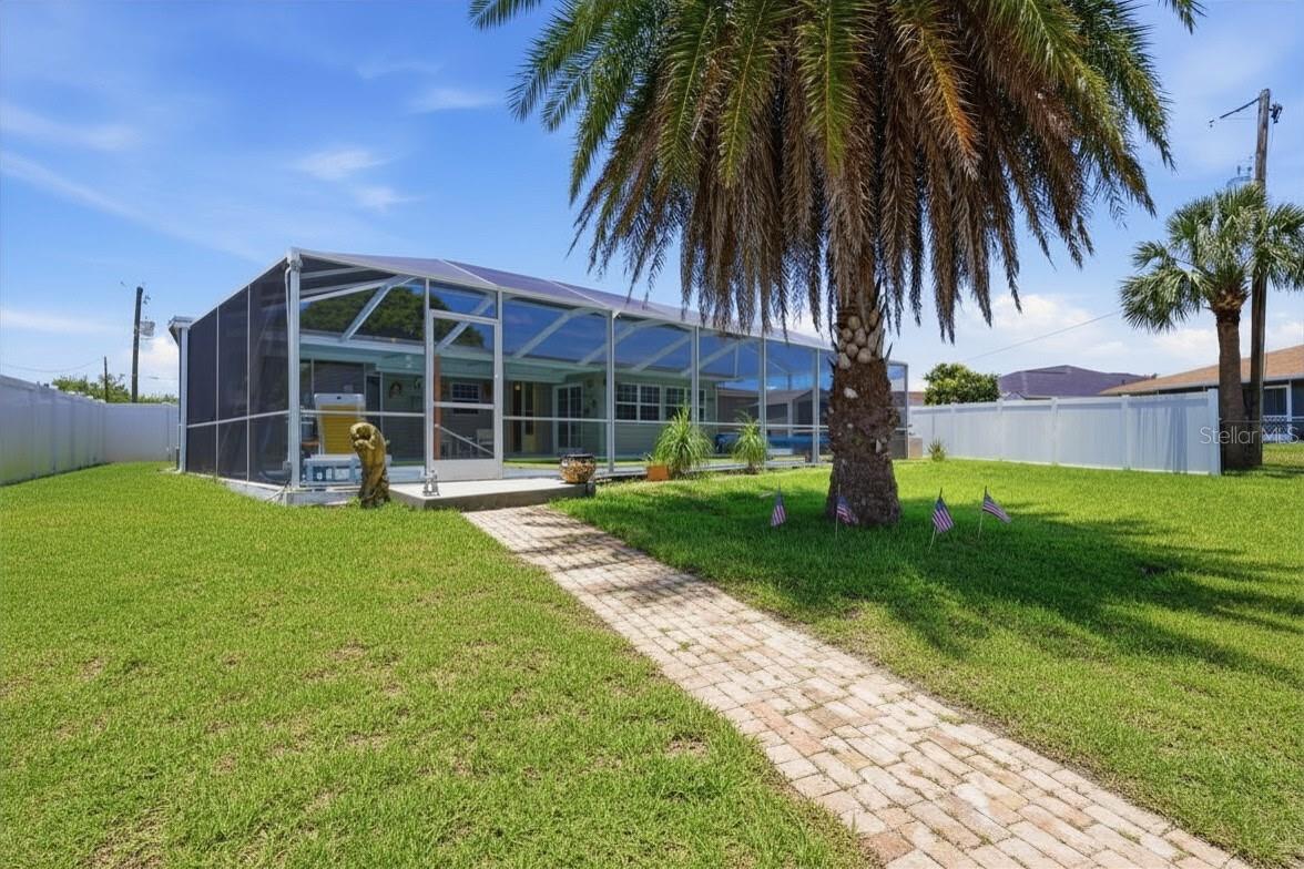201 E Tarpon Blvd Nw, FL