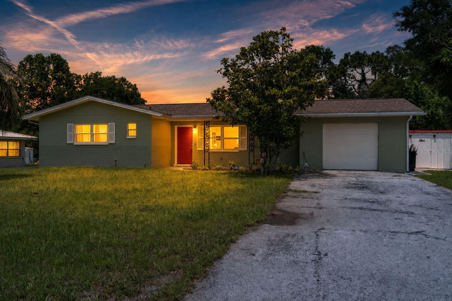 227 Poinsettia Avenue, FL