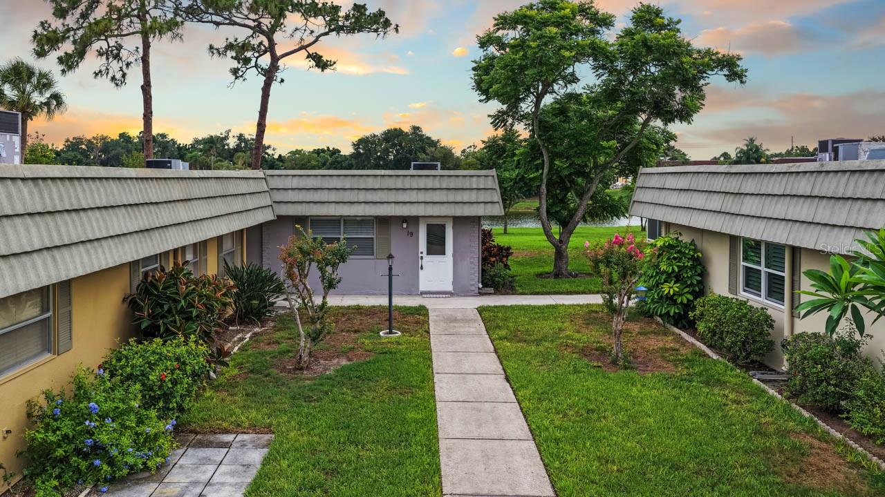201 Kings Boulevard, FL