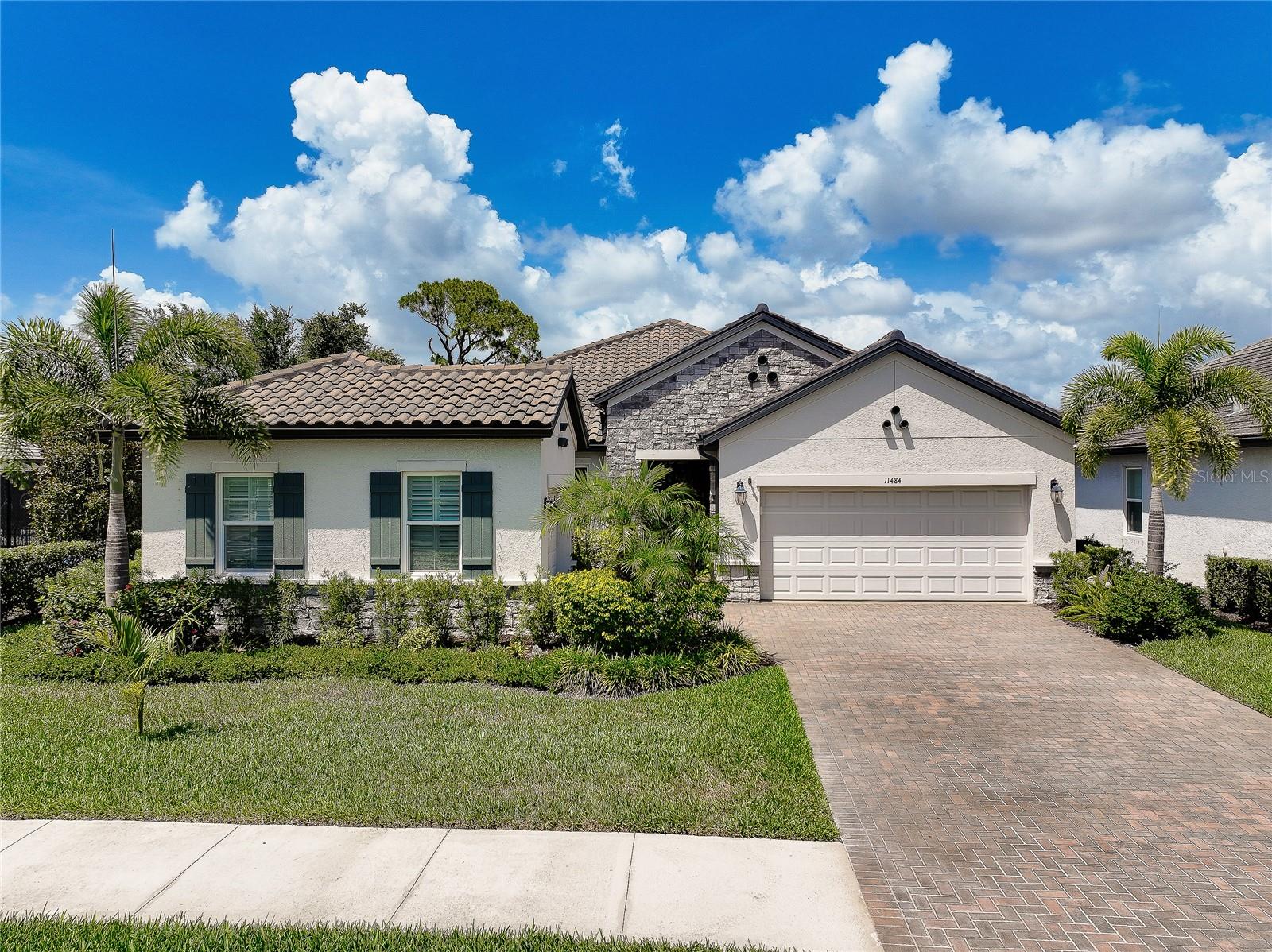 11484 Montserrat Drive, FL
