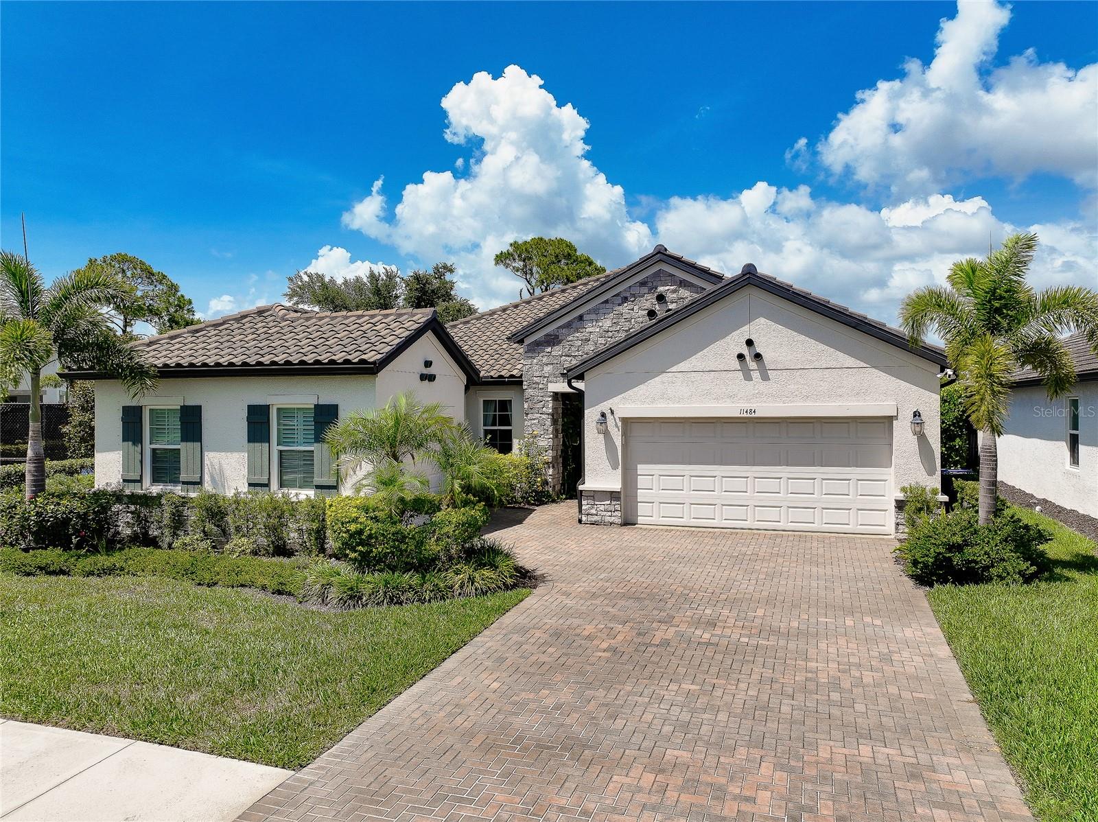 11484 Montserrat Drive, FL