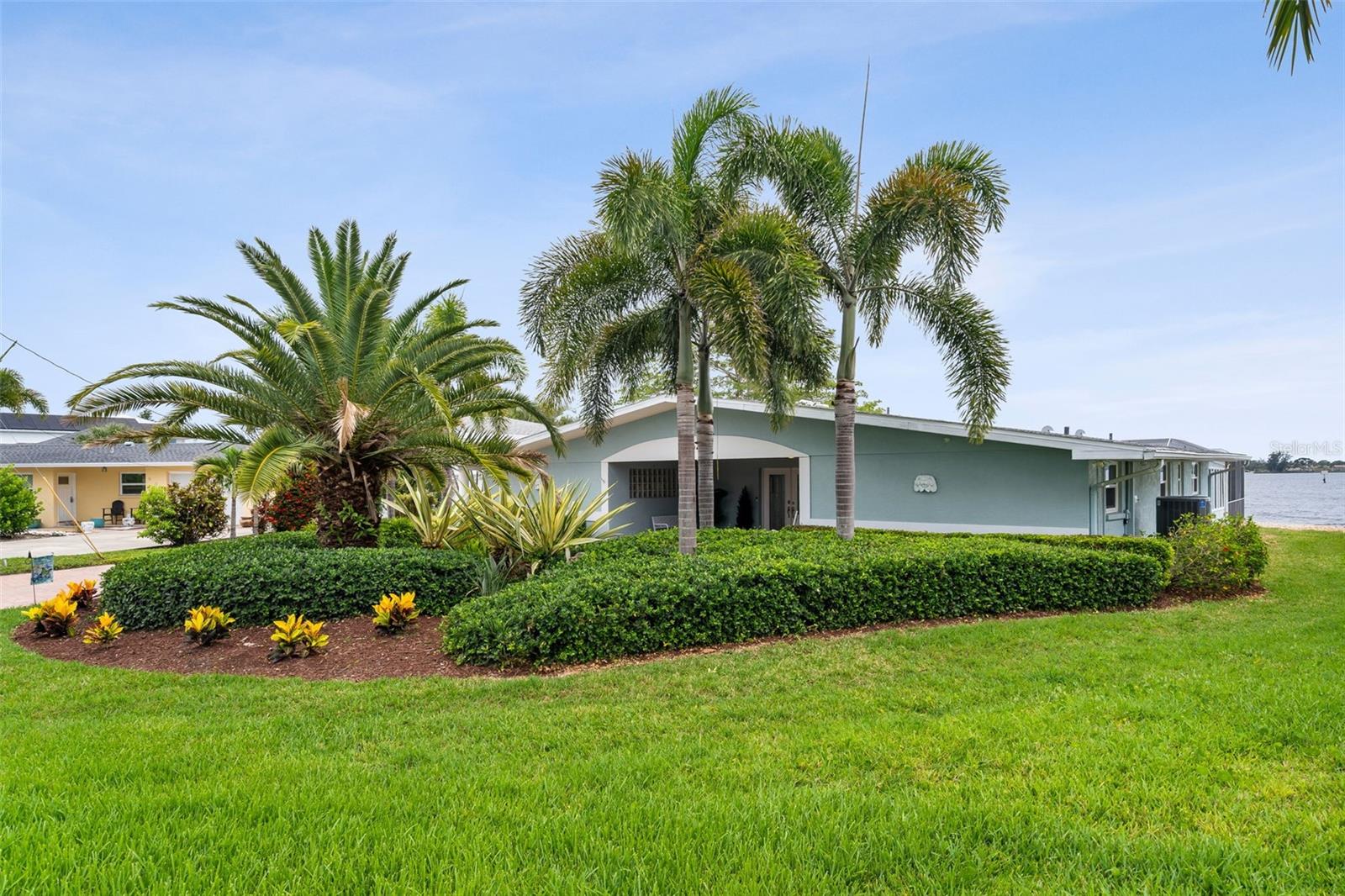 604 Poinsettia Avenue, FL