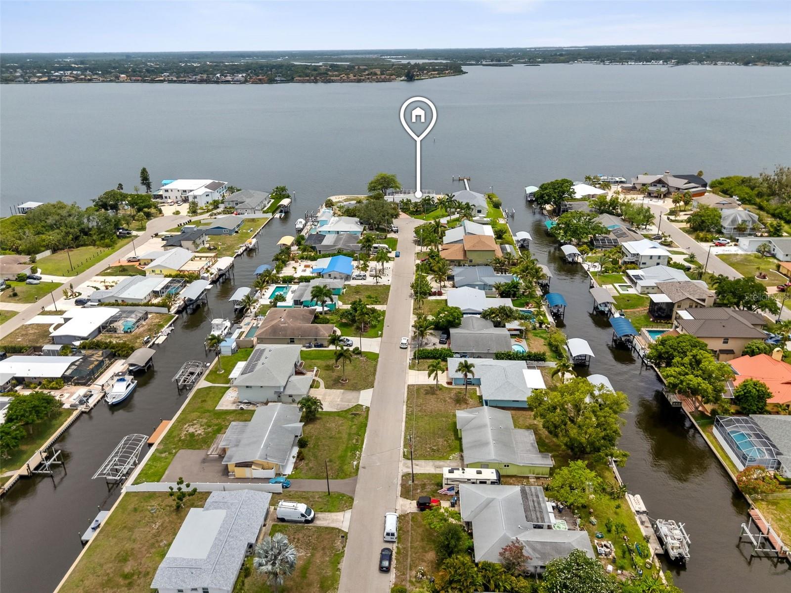 604 Poinsettia Avenue, FL