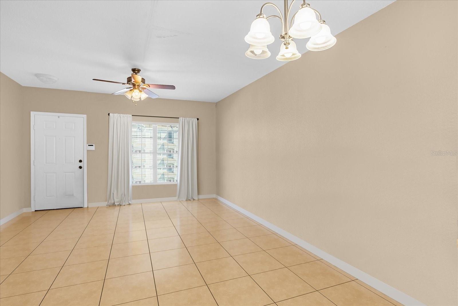 727 Shropshire Loop, FL