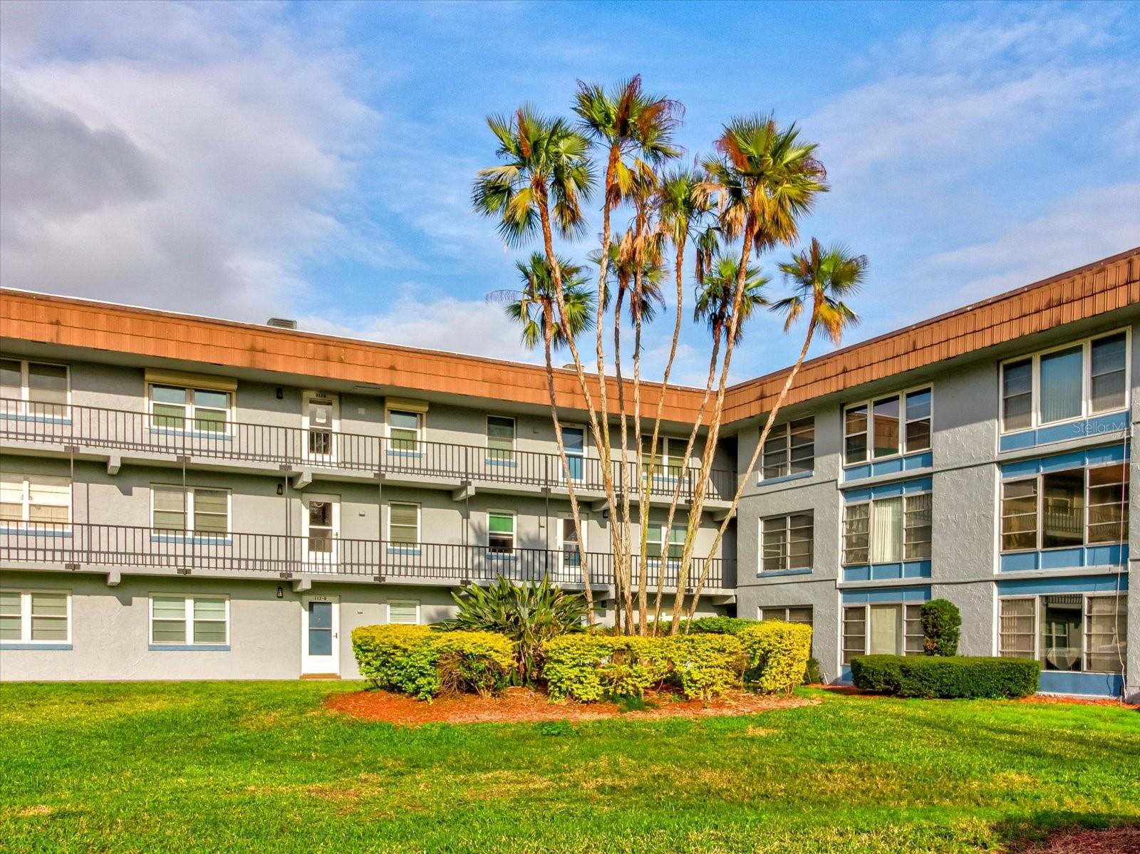 333 Lake Howard Dr Nw, FL