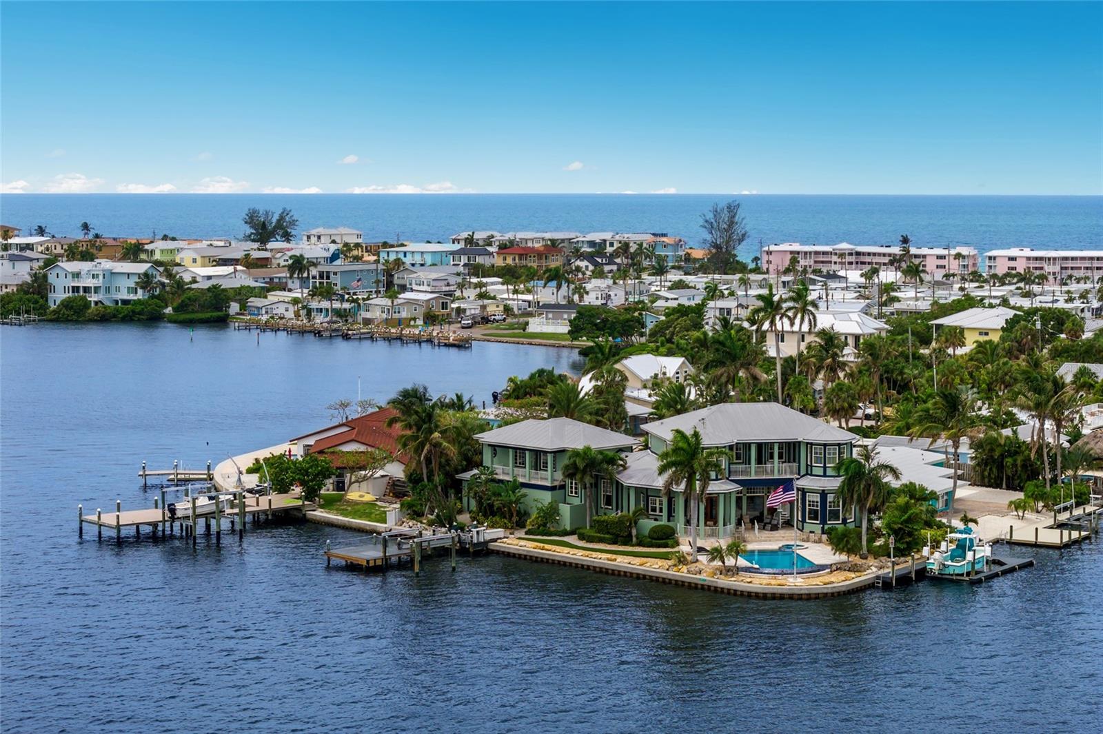 522 Bayview Drive, FL