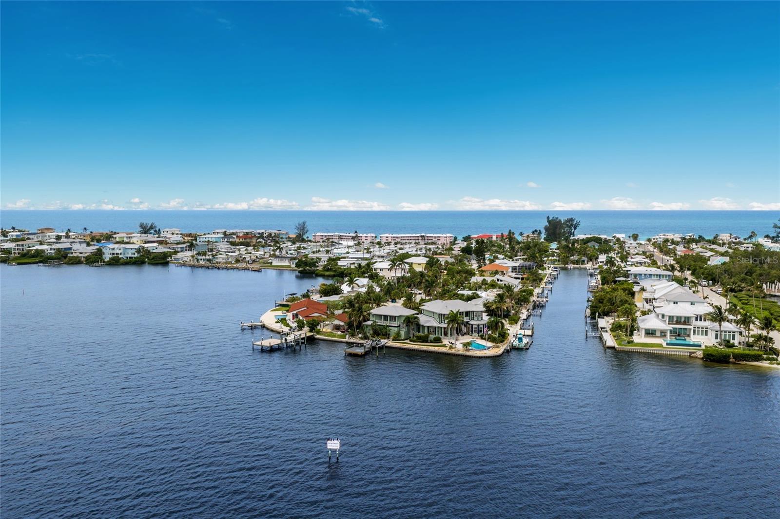 522 Bayview Drive, FL